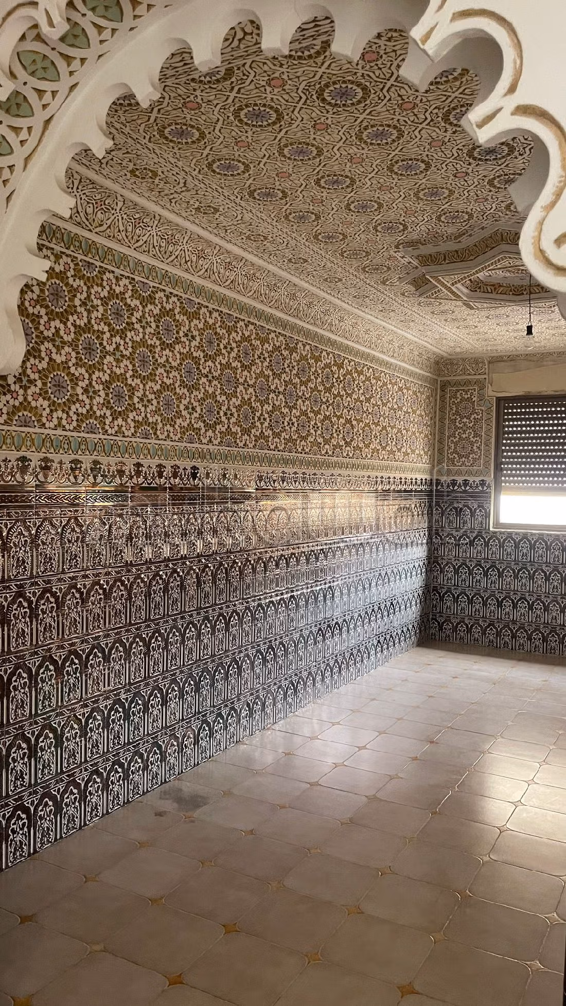 Very nice house for sale in Centre ville. 4 beautiful rooms. Well furnished