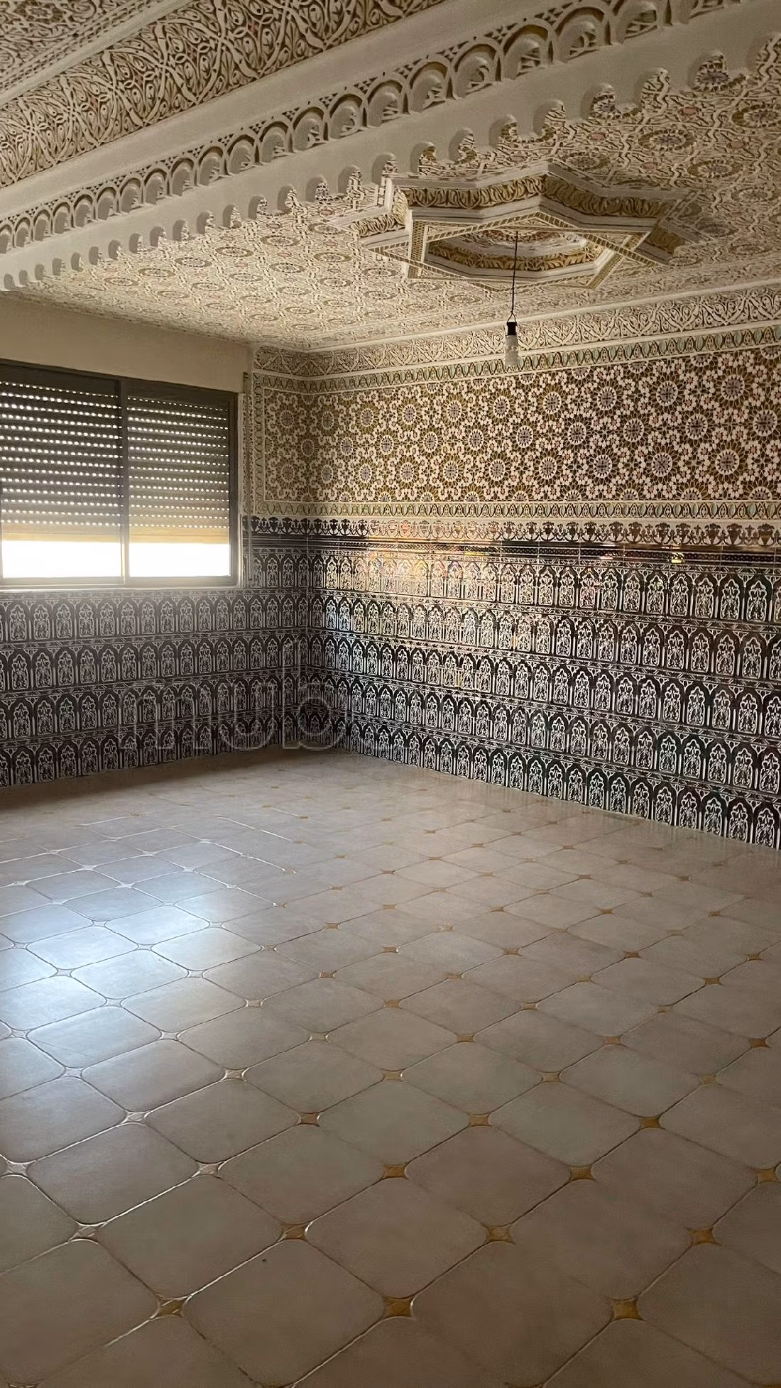 Very nice house for sale in Centre ville. 4 beautiful rooms. Well furnished