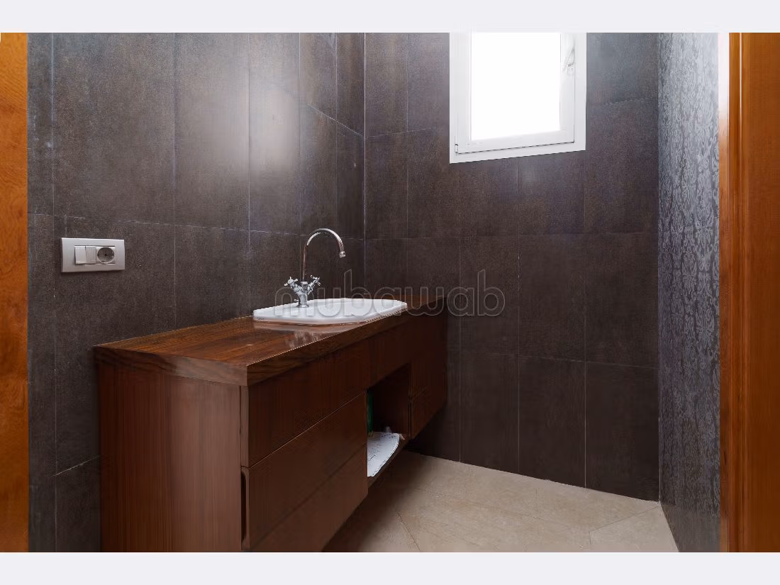 Magnificent villa for sale. 4 lovely rooms. Air conditioned