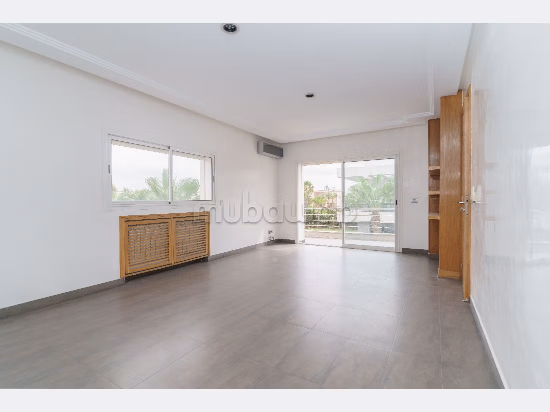 Magnificent villa for sale. 4 lovely rooms. Air conditioned
