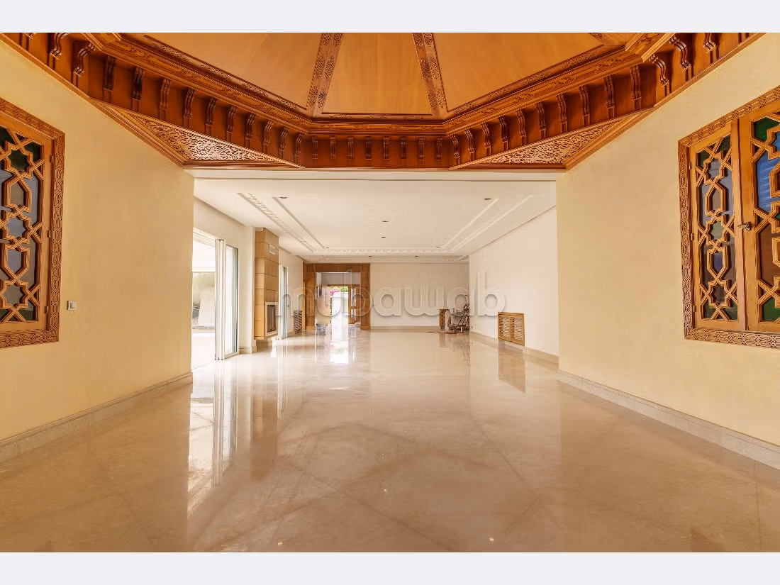 Magnificent villa for sale. 4 lovely rooms. Air conditioned