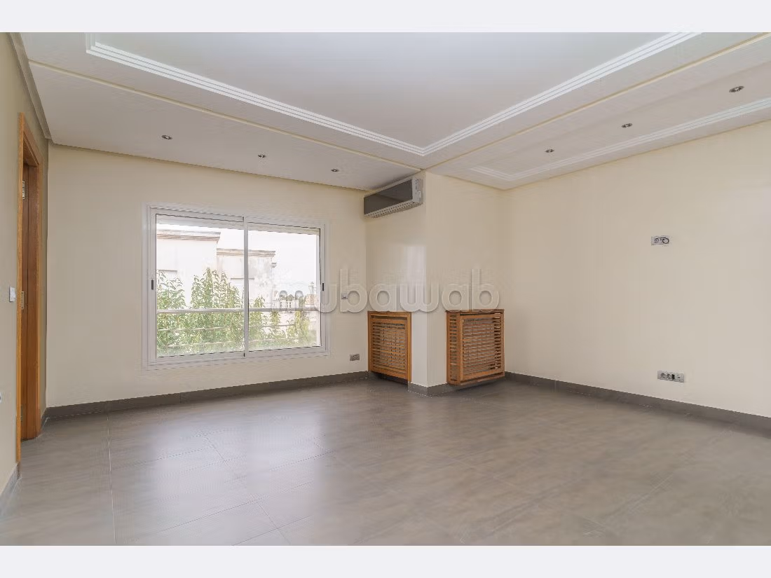 Magnificent villa for sale. 4 lovely rooms. Air conditioned