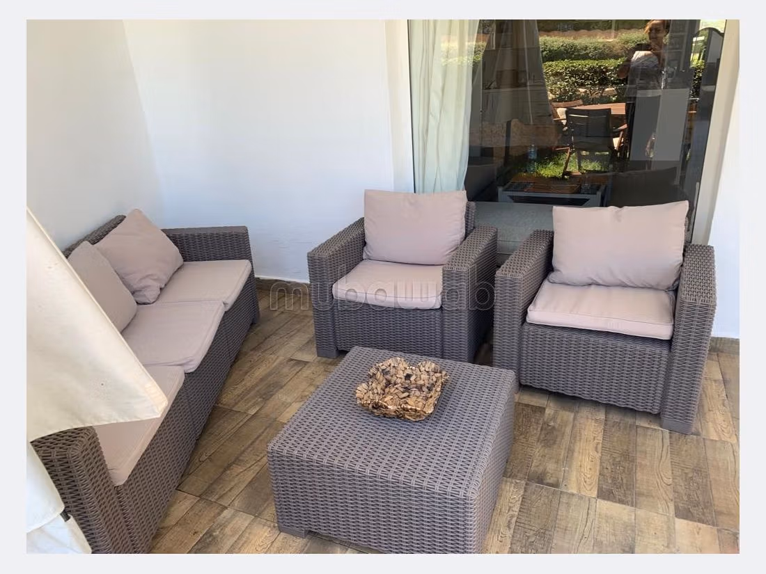 Fabulous apartment for sale. 4 large living areas. Well furnished