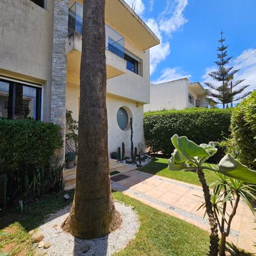 Villa à Vendre de 398.0 m² à Dar Bouazza,
Tamaris2