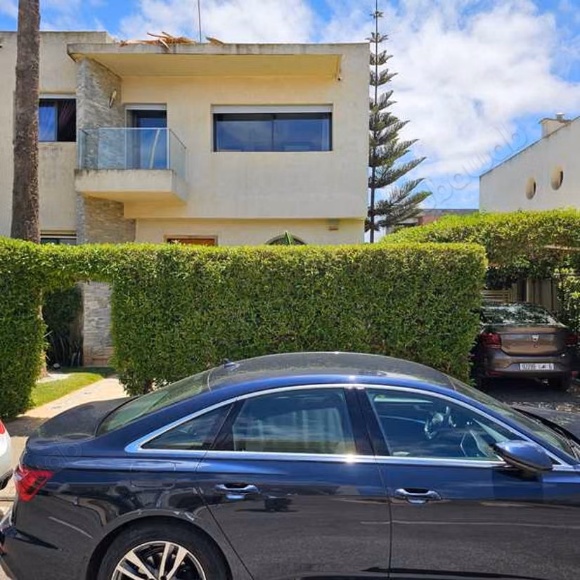Villa à Vendre de 398.0 m² à Dar Bouazza,
Tamaris2