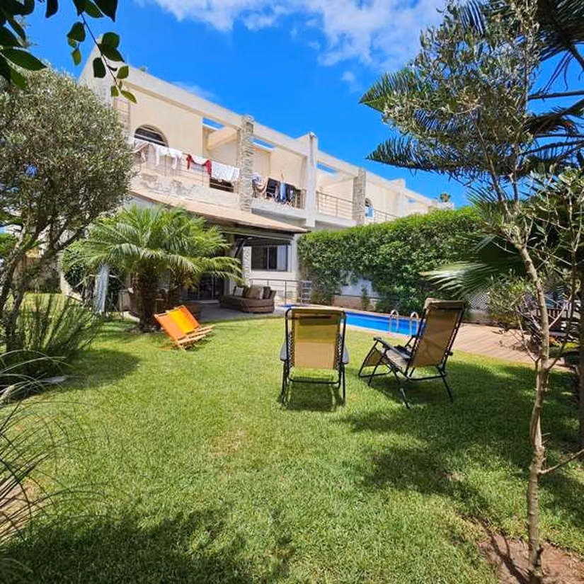 Villa à Vendre de 398.0 m² à Dar Bouazza,
Tamaris2