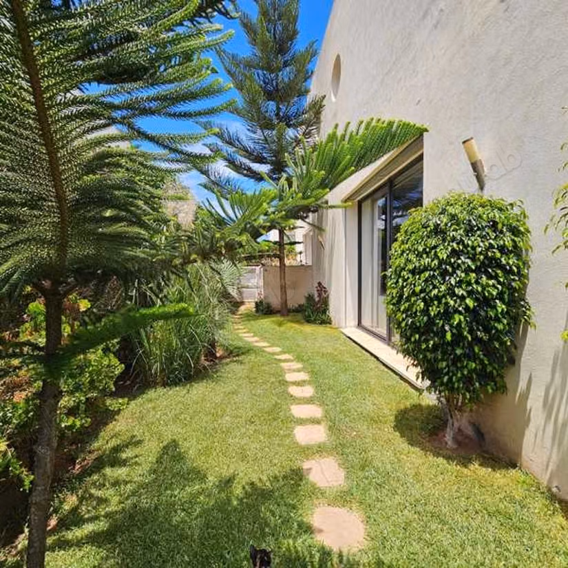 Villa à Vendre de 398.0 m² à Dar Bouazza,
Tamaris2