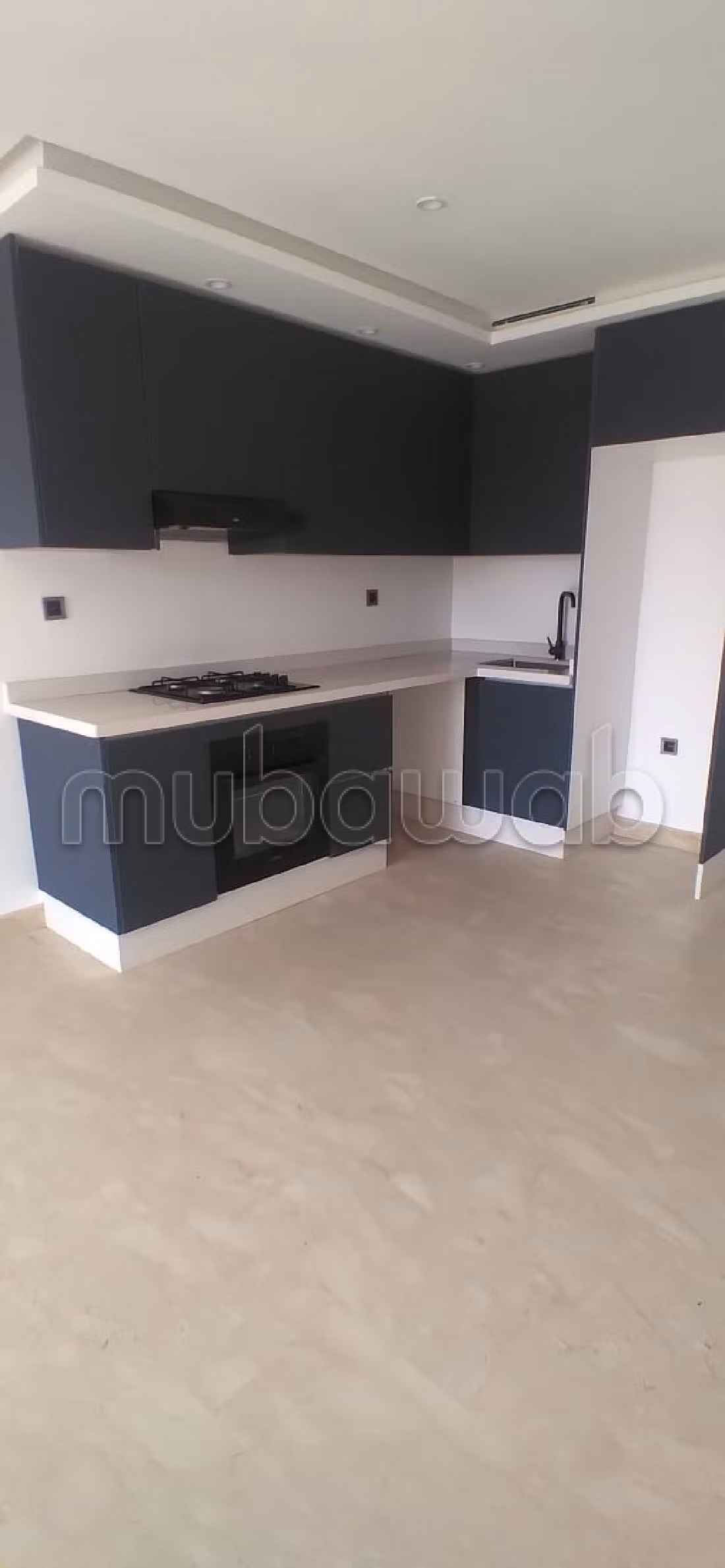 شقة للشراء بحي النخيل. 1 جزء. باب قوي ومتين وجهاز التدفئة المركزية. 