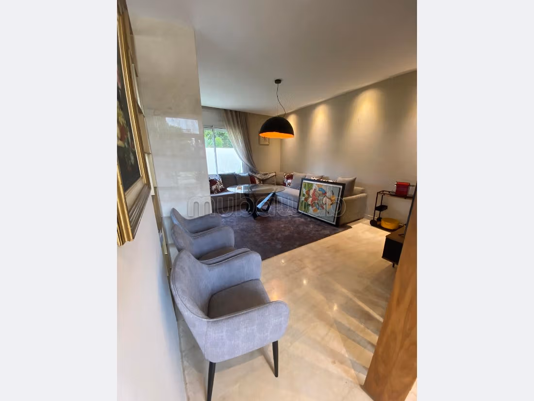 Preciosa villa en alquiler. 6 habitaciones grandes. Amueblado. 