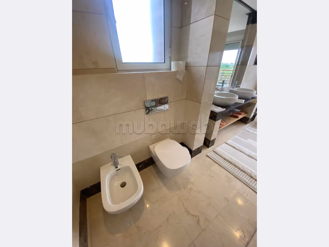 Preciosa villa en alquiler. 6 habitaciones grandes. Amueblado. 