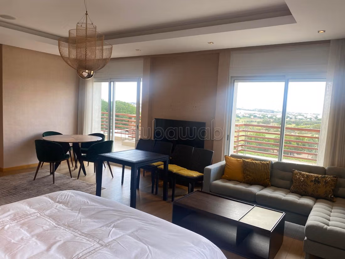 Preciosa villa en alquiler. 6 habitaciones grandes. Amueblado. 