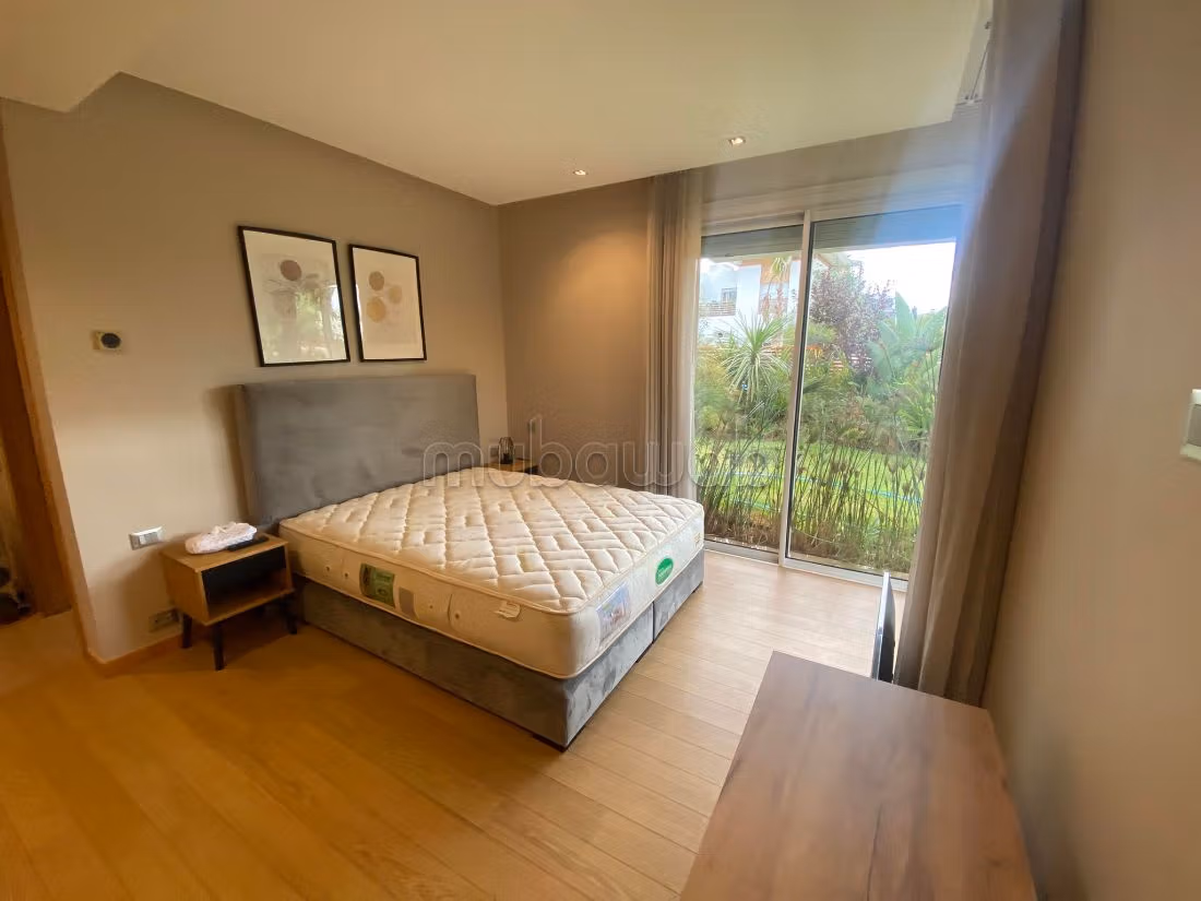 Preciosa villa en alquiler. 6 habitaciones grandes. Amueblado. 