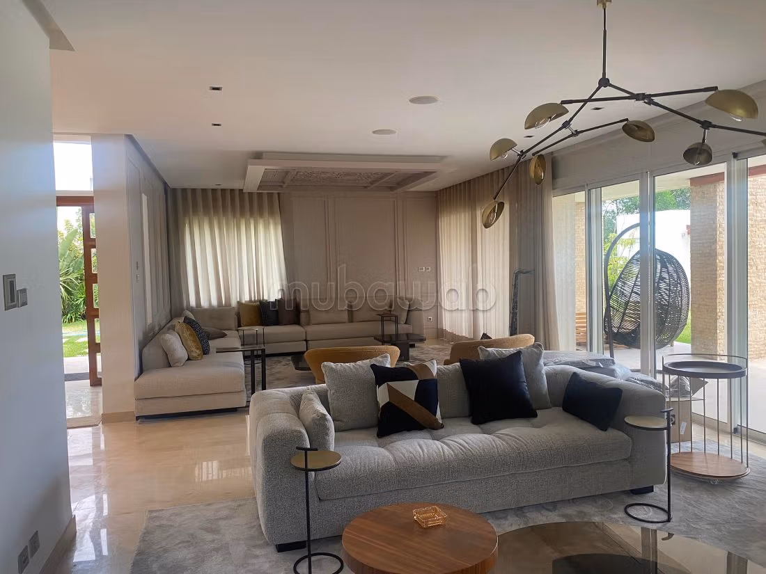 Preciosa villa en alquiler. 6 habitaciones grandes. Amueblado. 