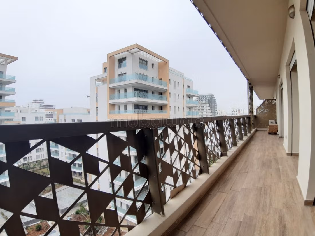 Apartment for rent in Casablanca Finance City. Large area 120 m². Furnished.