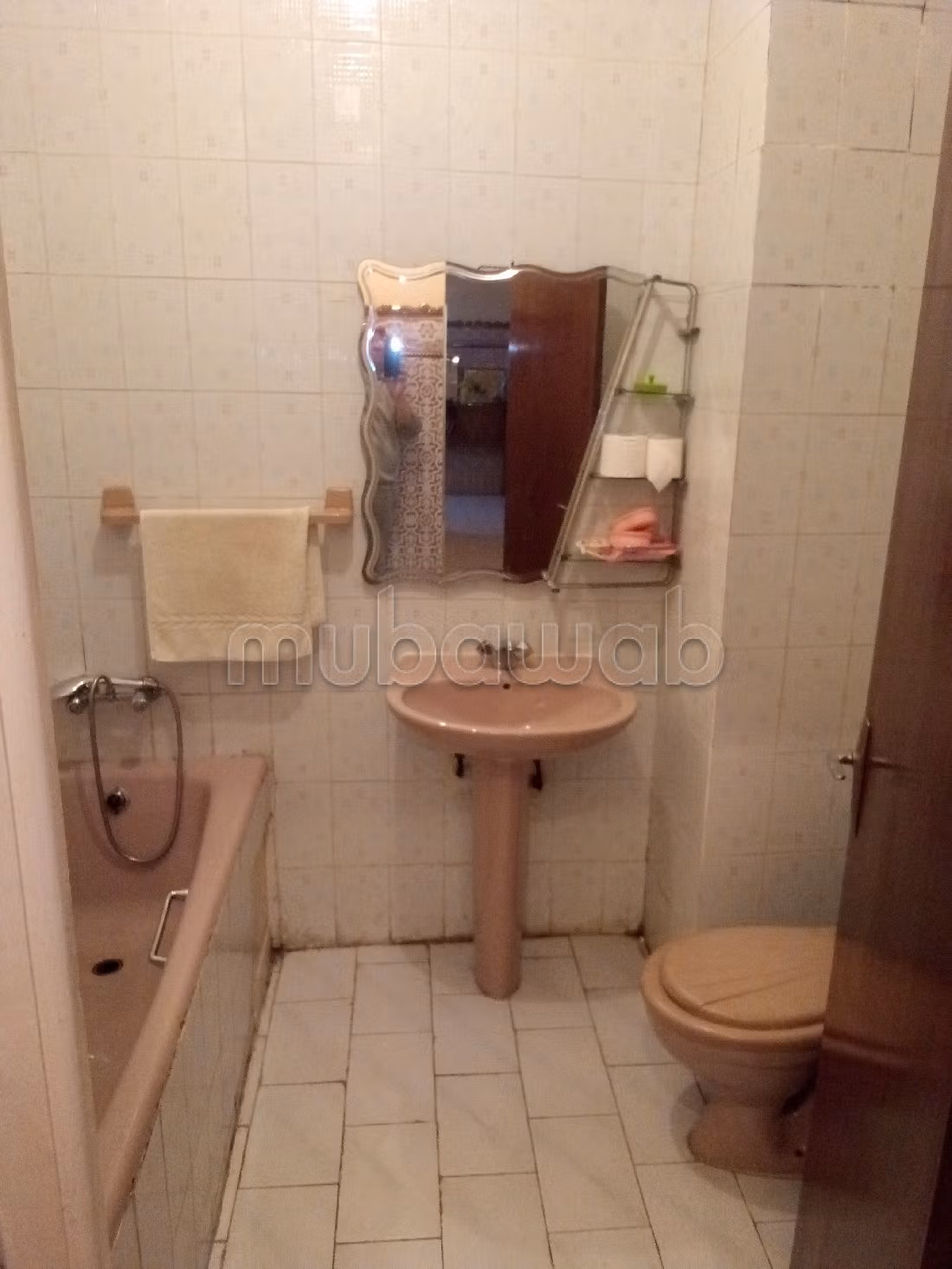 Bel appartement à vendre à Aïn Harrouda. Surface totale 78 m². Meublé