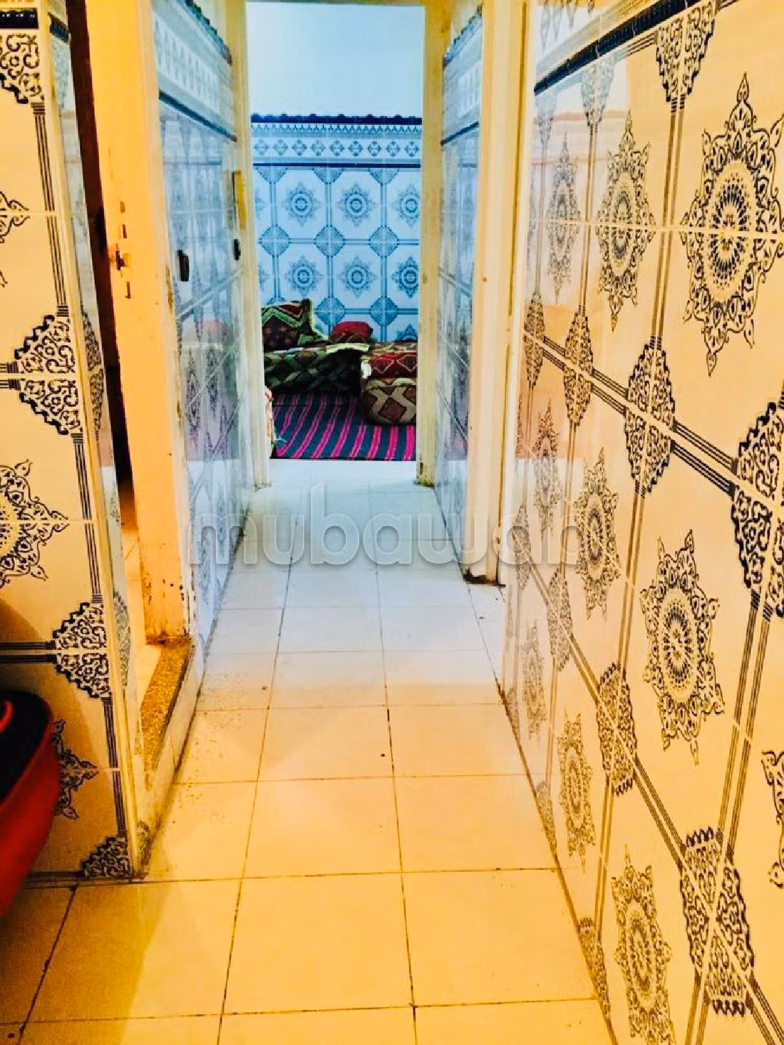 شقة رائعة للبيع ب حي الإنارة. 1 قطعة. صالة تقليدية ونظام طبق الأقمار الصناعية. 