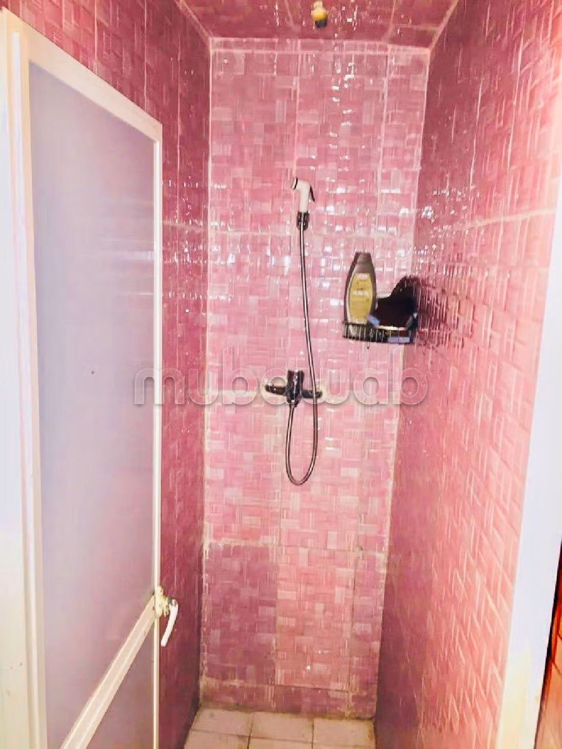 شقة رائعة للبيع ب حي الإنارة. 1 قطعة. صالة تقليدية ونظام طبق الأقمار الصناعية. 