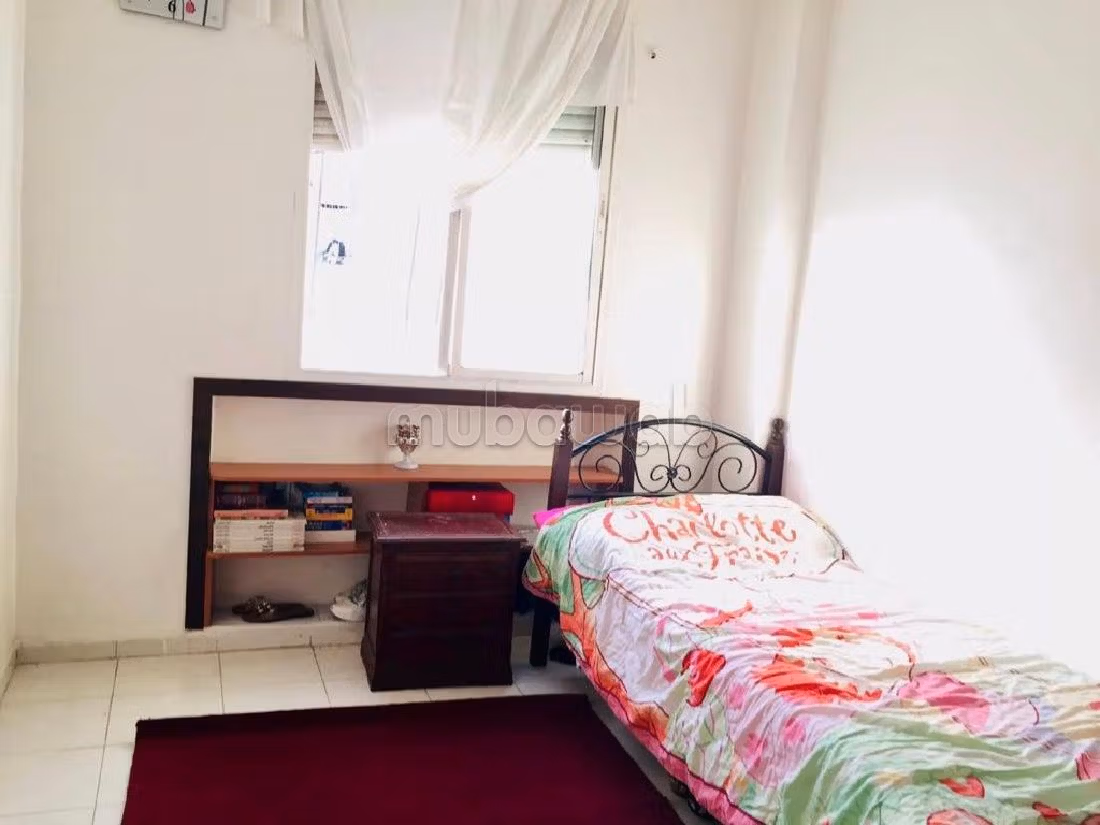 شقة رائعة للبيع ب حي الإنارة. 1 قطعة. صالة تقليدية ونظام طبق الأقمار الصناعية. 