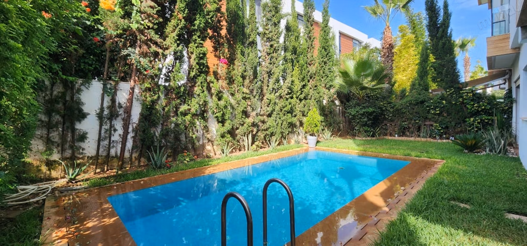Appartement avec Jardin et Piscine