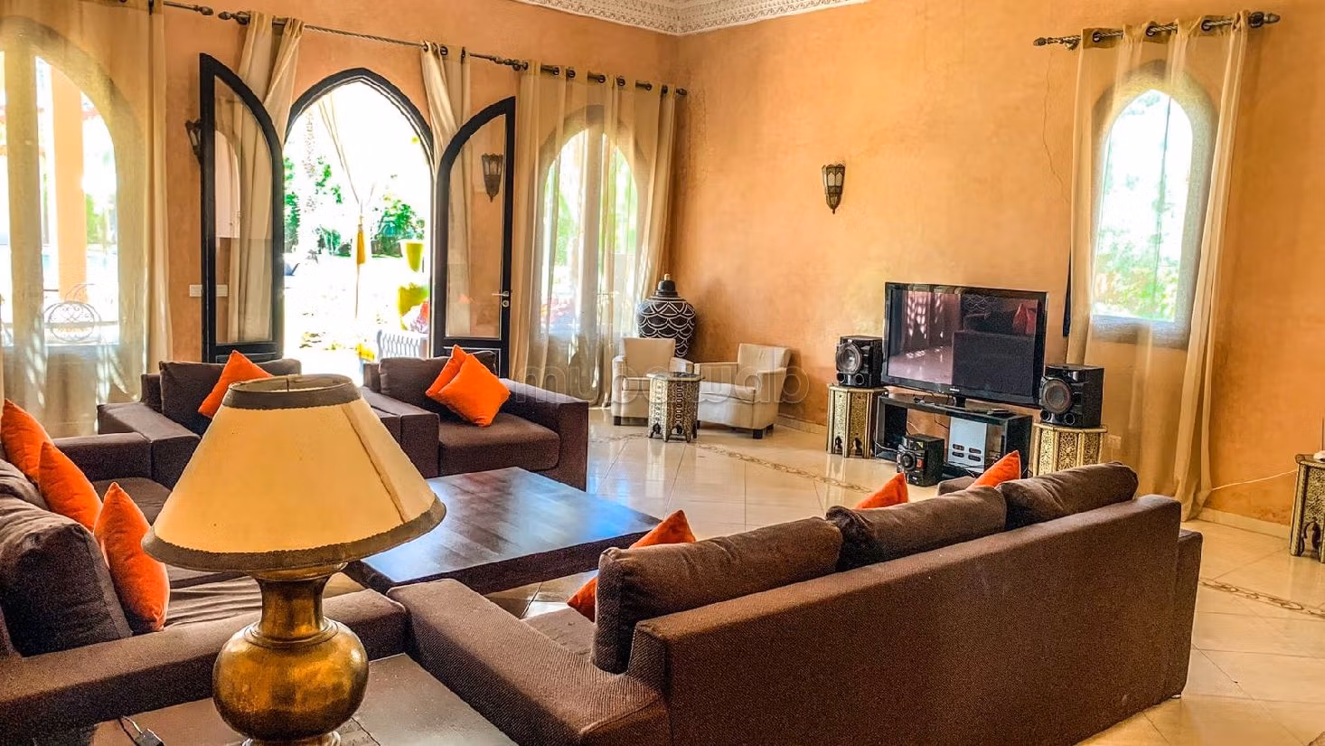 Villa's en luxe woningen te koop in Route de Fez. 8 Ruimtes. Verstevigde deur en verwarming