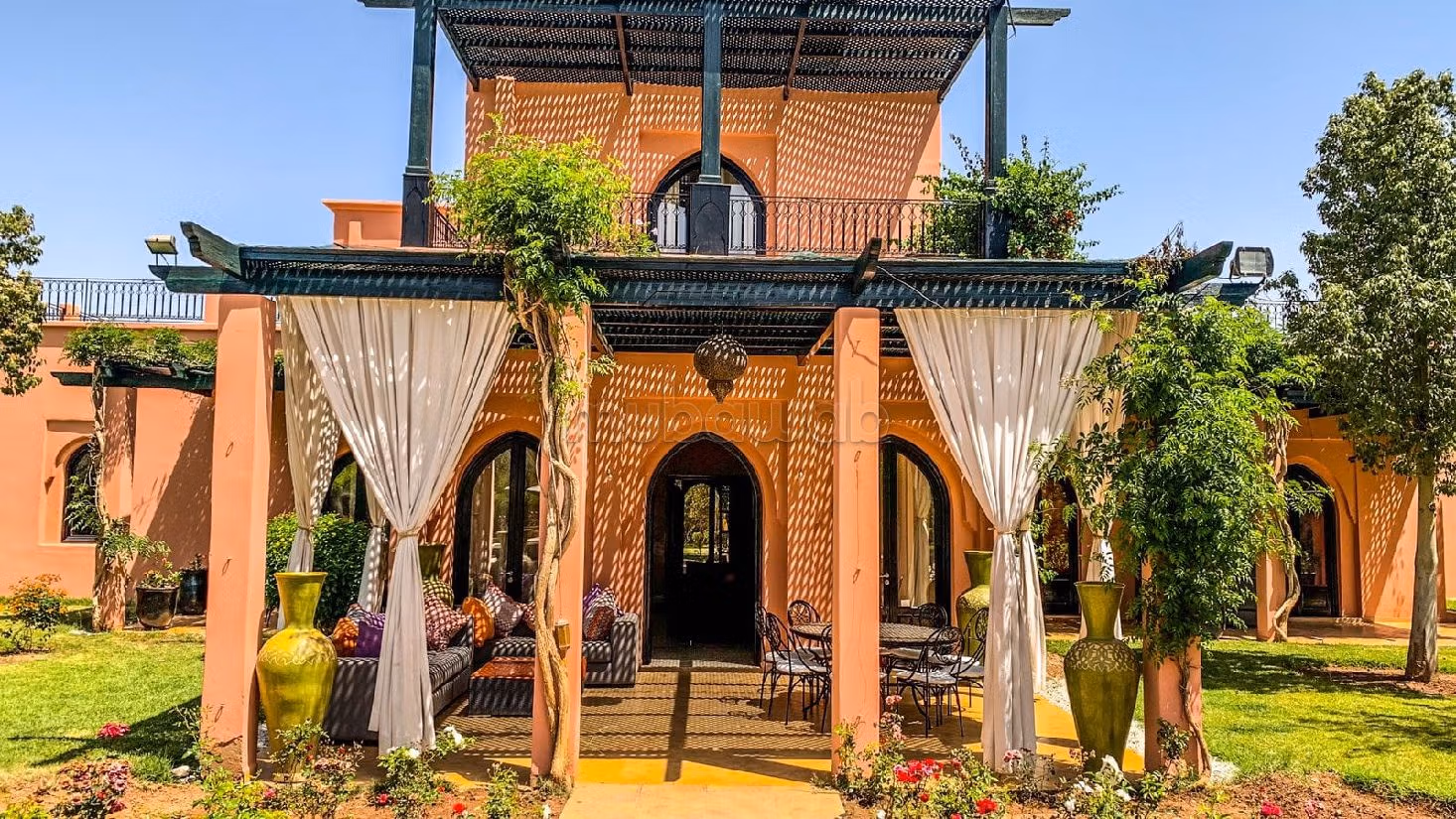 Villa's en luxe woningen te koop in Route de Fez. 8 Ruimtes. Verstevigde deur en verwarming