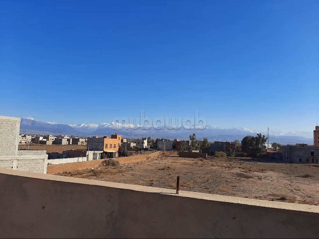 منزل للبيع بطريق اوريكا. 4 غرف جميلة. حديقة وشرفة