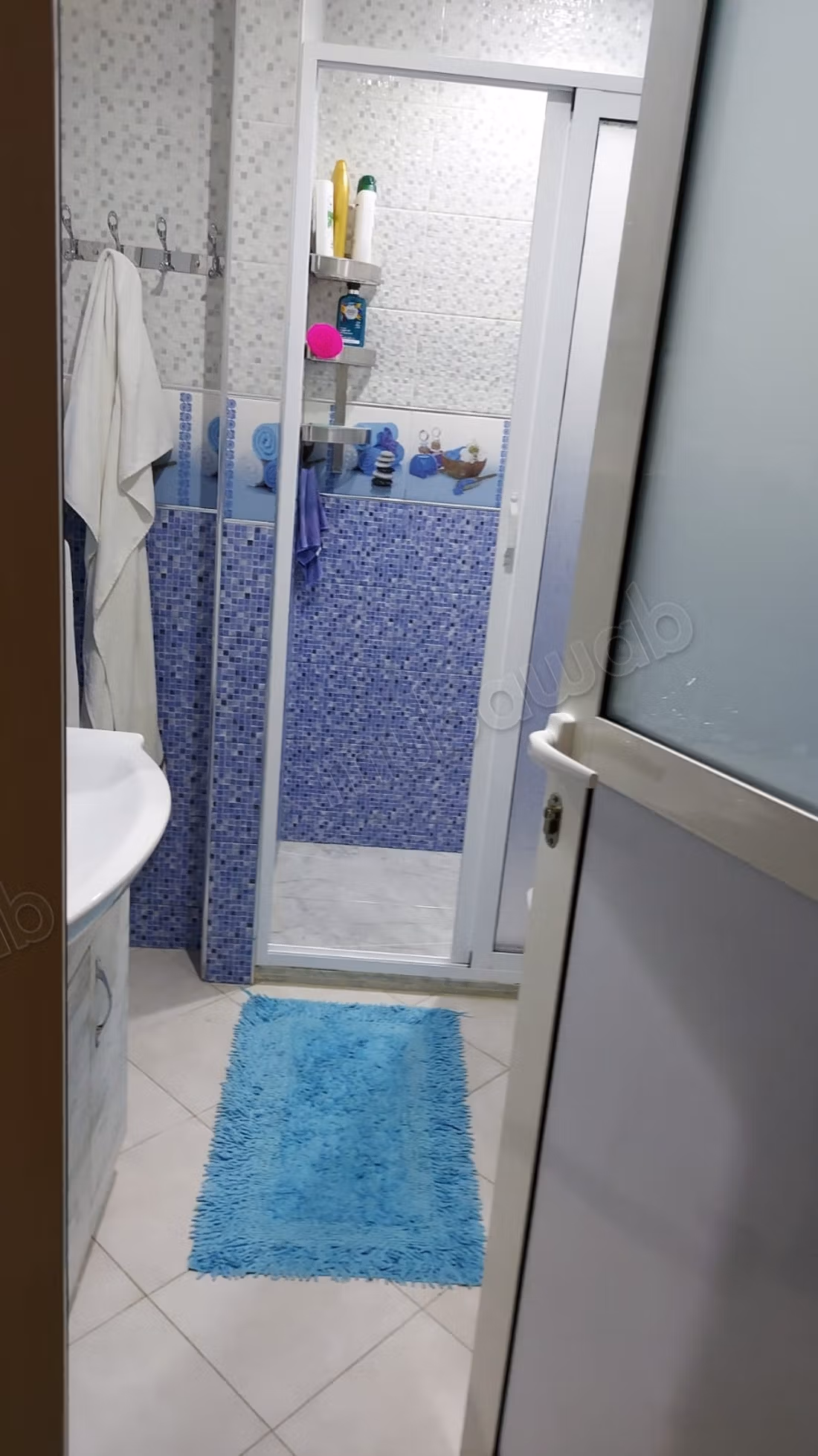 High quality villa for sale in Achakar. Total area 400 m². Ample storage space