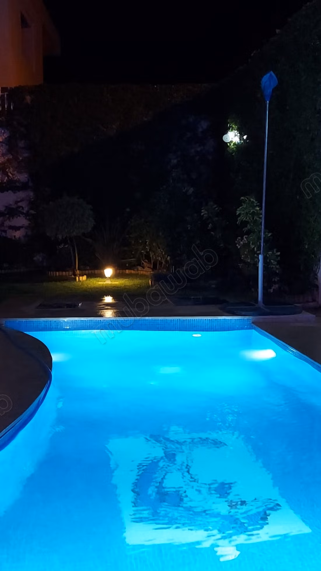 High quality villa for sale in Achakar. Total area 400 m². Ample storage space