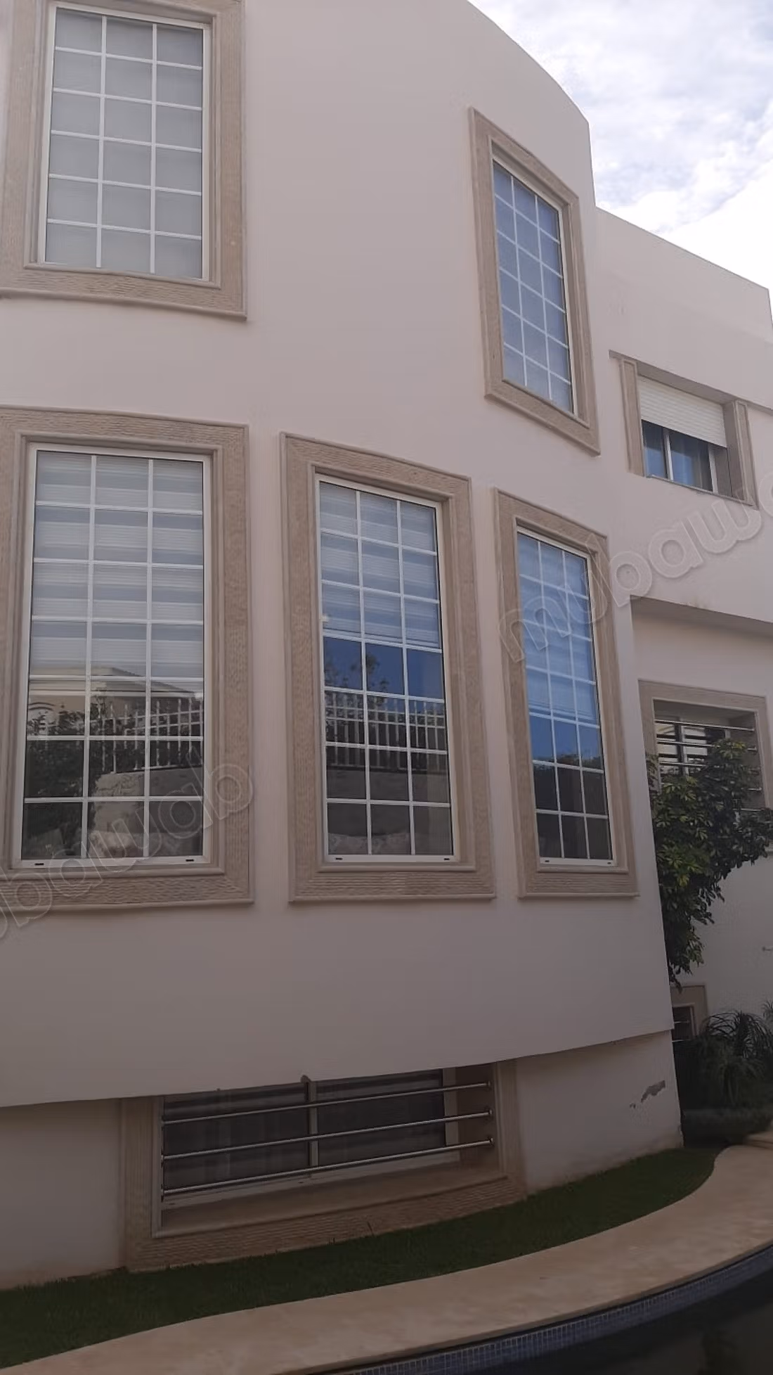 High quality villa for sale in Achakar. Total area 400 m². Ample storage space