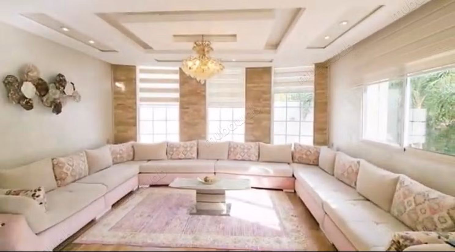 High quality villa for sale in Achakar. Total area 400 m². Ample storage space