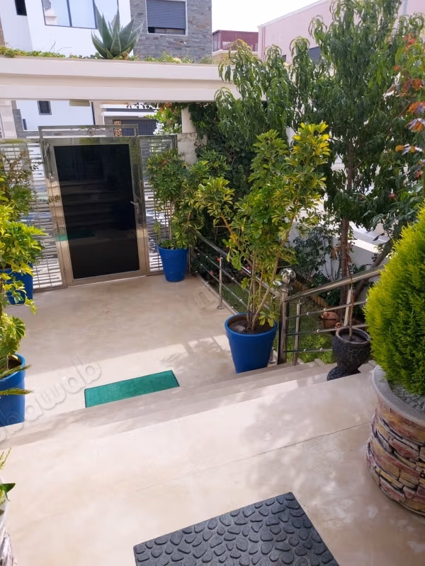 Villa's en luxe woningen om te kopen in Achakar. Totale oppervlakte 400 m². Volledig gemeubileerd