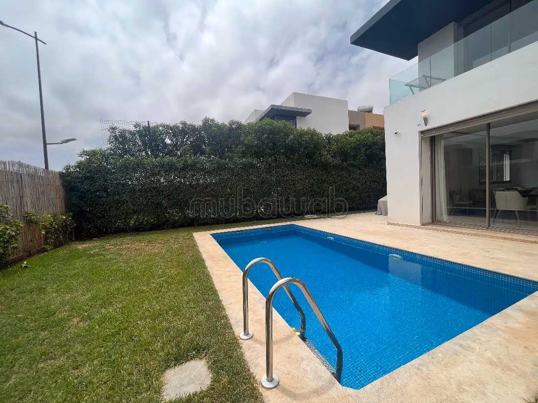 فيلا جميلة للبيع بدار بوعزة. 3 غرف. شرفة جميلة وحديقة. 