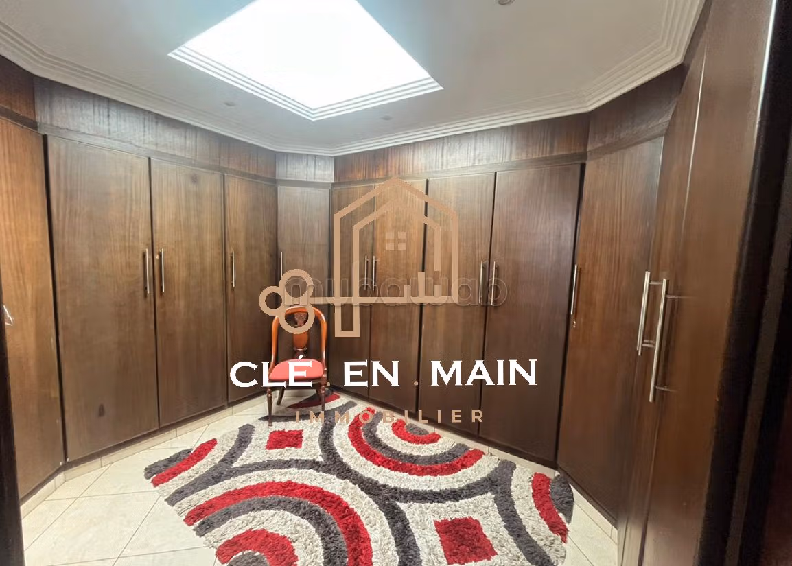 Vendita villa di lusso. 4 camere. arredato.