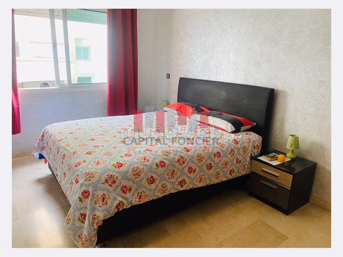 Appartement en location à Casablanca. 
Surface de 132 m². 
Espaces verts et ascenseur