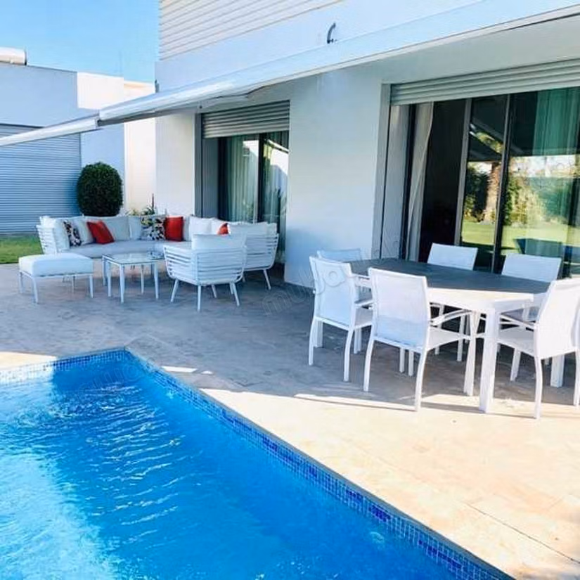 Villa à Vendre de 949.0 m² à Bouskoura, Bouskoura