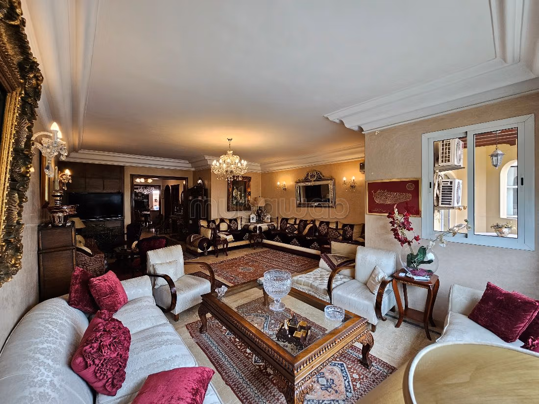 Appartamento in vendita a Maârif. 6 locali. Terrazzo e garage