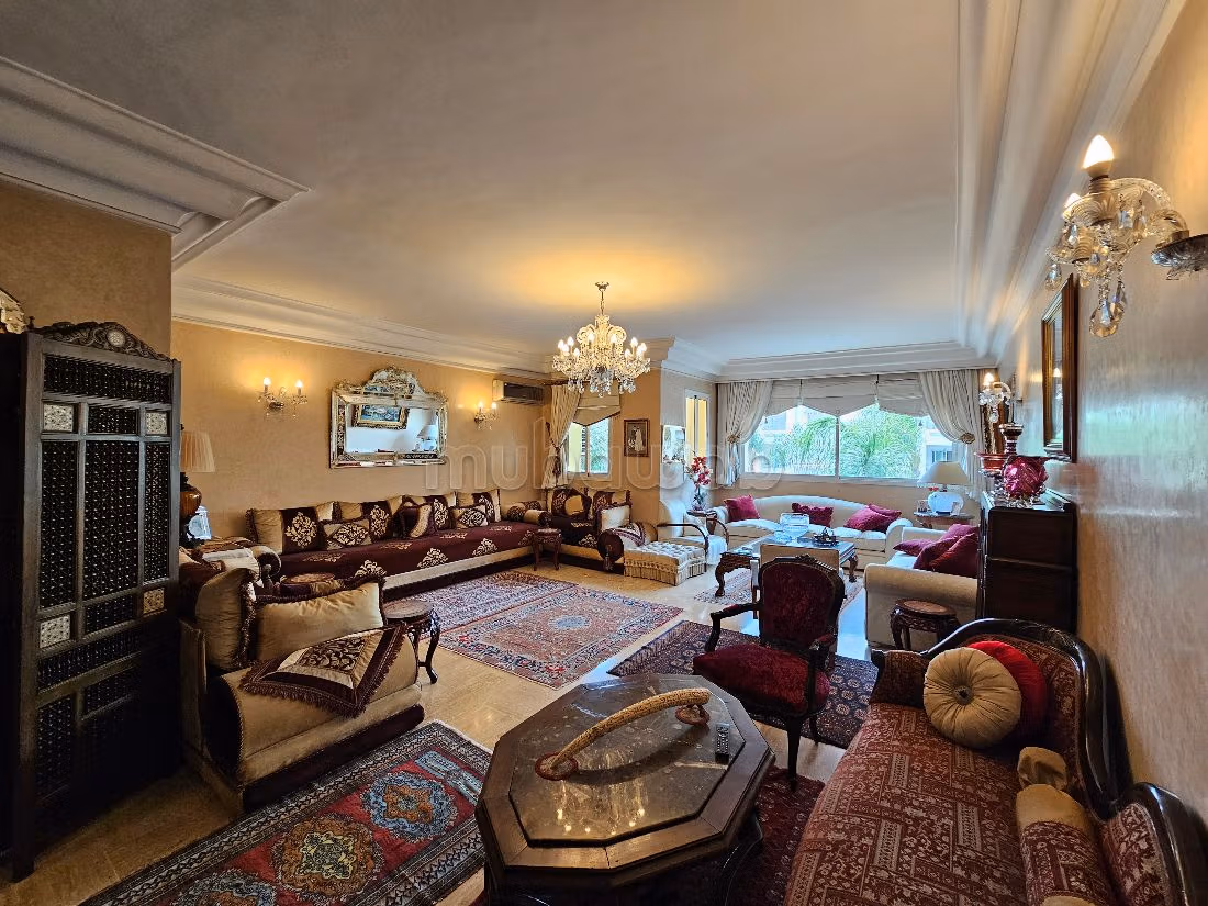 Appartamento in vendita a Maârif. 6 locali. Terrazzo e garage