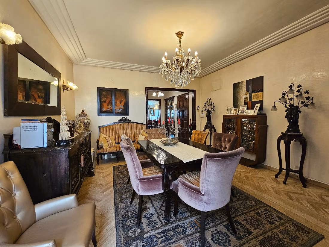 Appartamento in vendita a Maârif. 6 locali. Terrazzo e garage