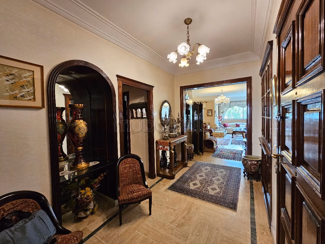 Appartamento in vendita a Maârif. 6 locali. Terrazzo e garage