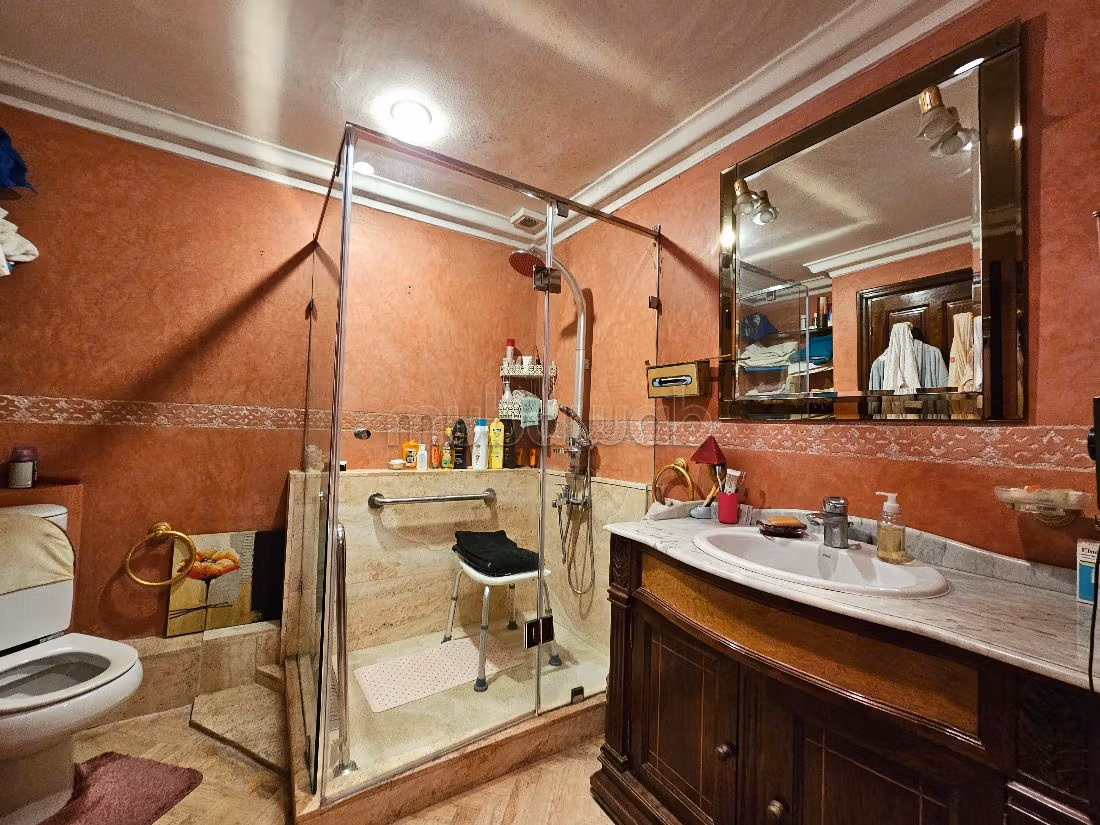 Appartamento in vendita a Maârif. 6 locali. Terrazzo e garage