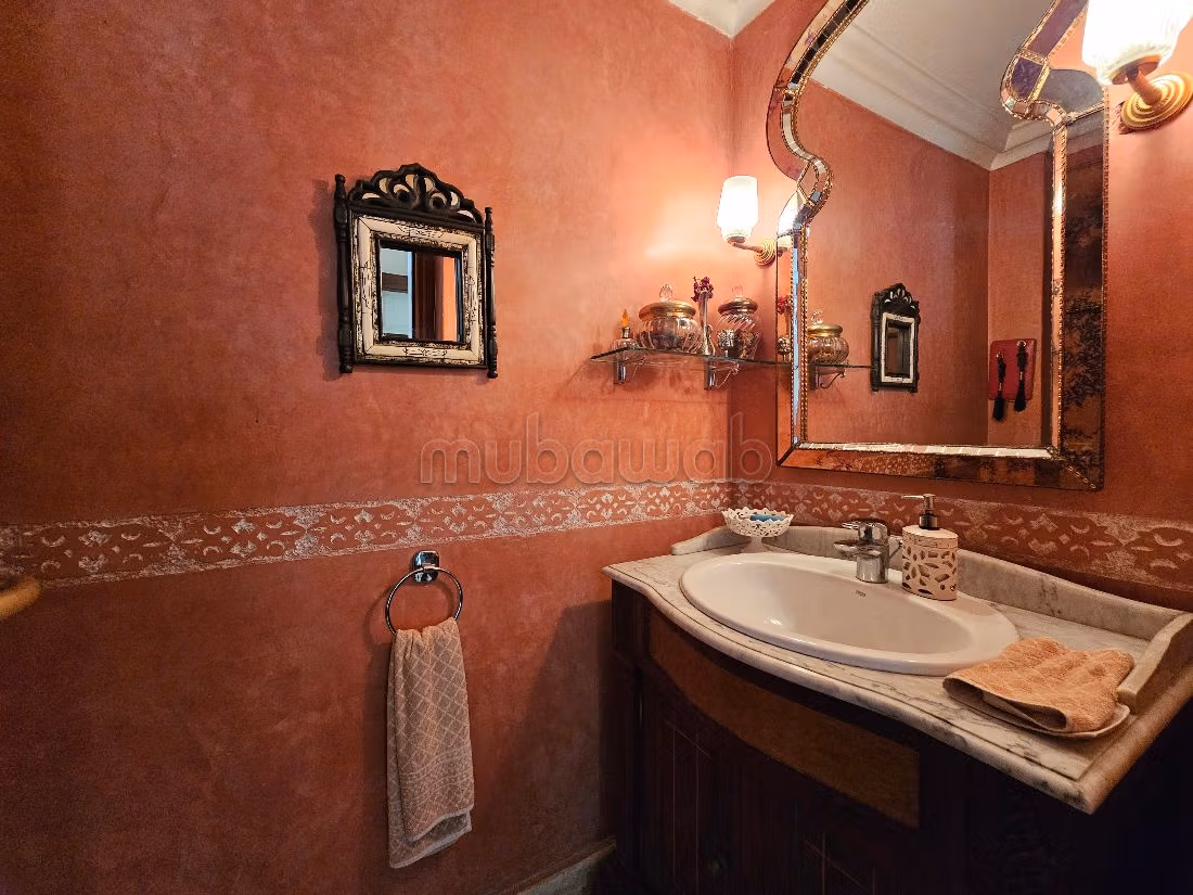 Appartamento in vendita a Maârif. 6 locali. Terrazzo e garage