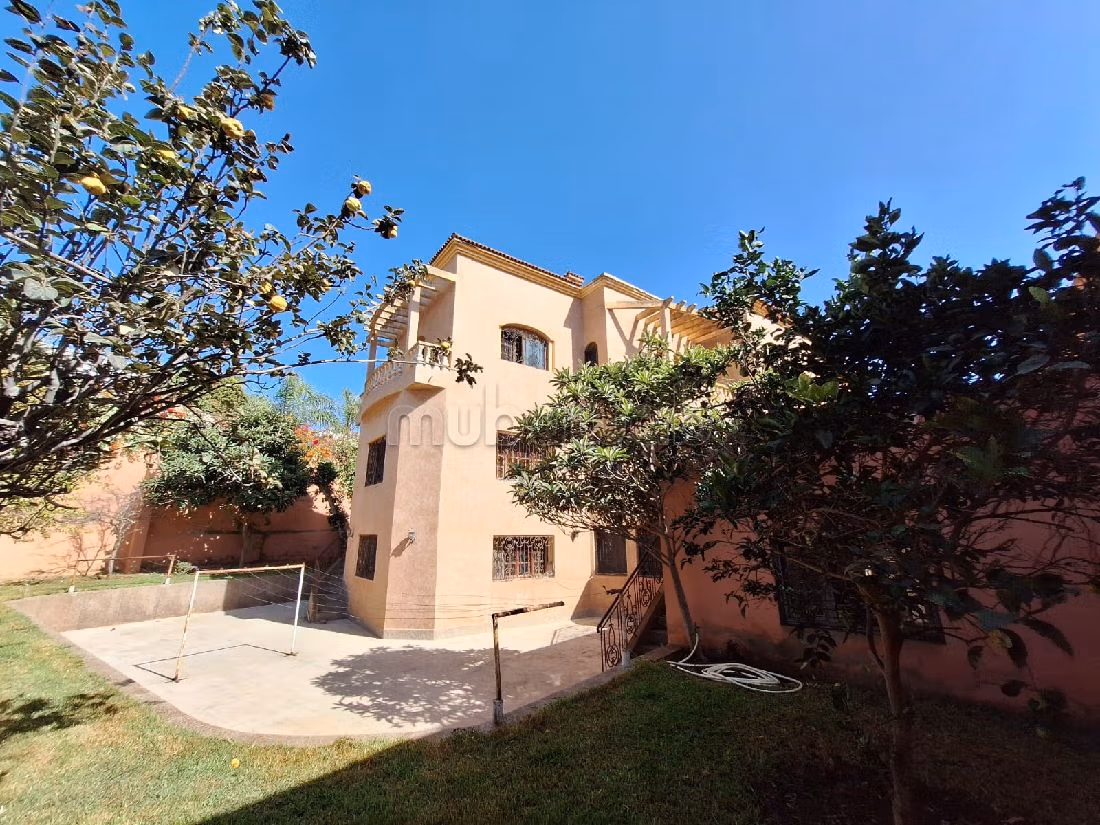 Magnifica villa in vendita a La Colline. 8 camere da letto. Garage e terrazzo