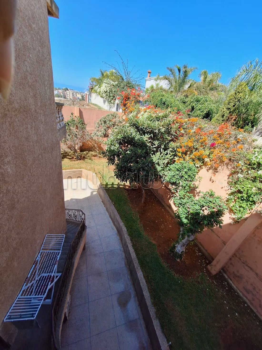 Magnifica villa in vendita a La Colline. 8 camere da letto. Garage e terrazzo