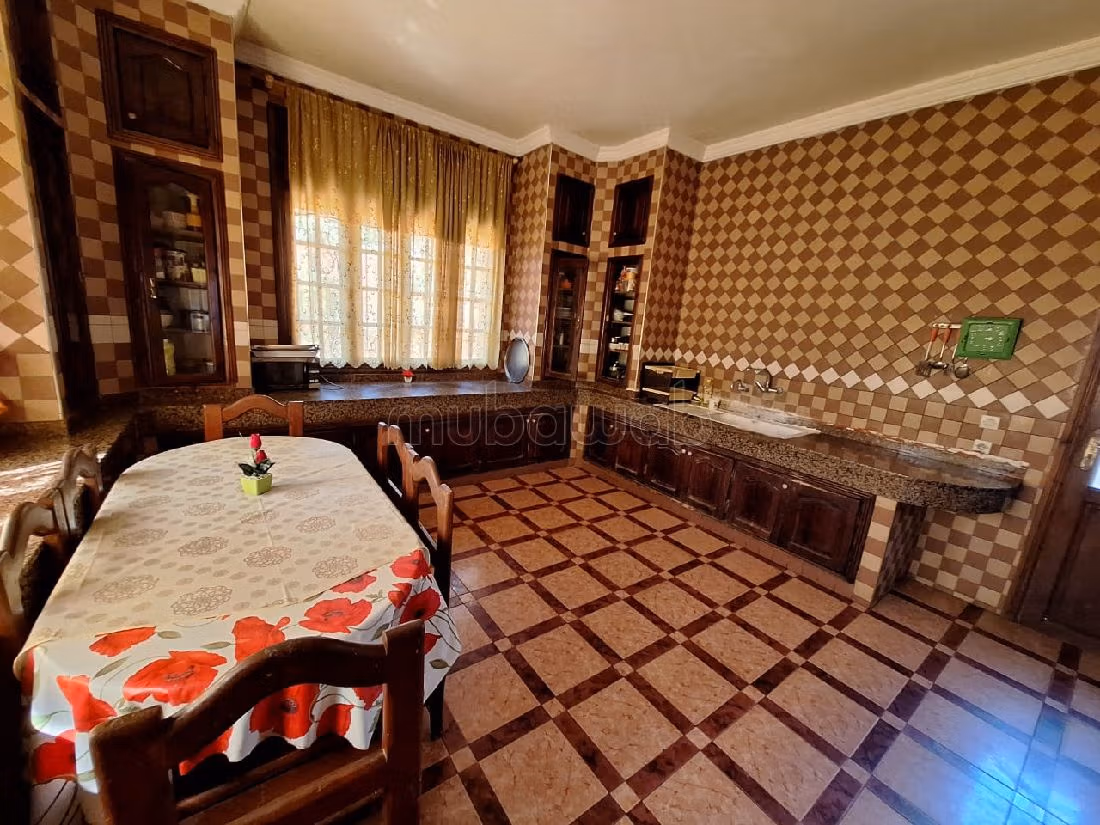 Magnifica villa in vendita a La Colline. 8 camere da letto. Garage e terrazzo