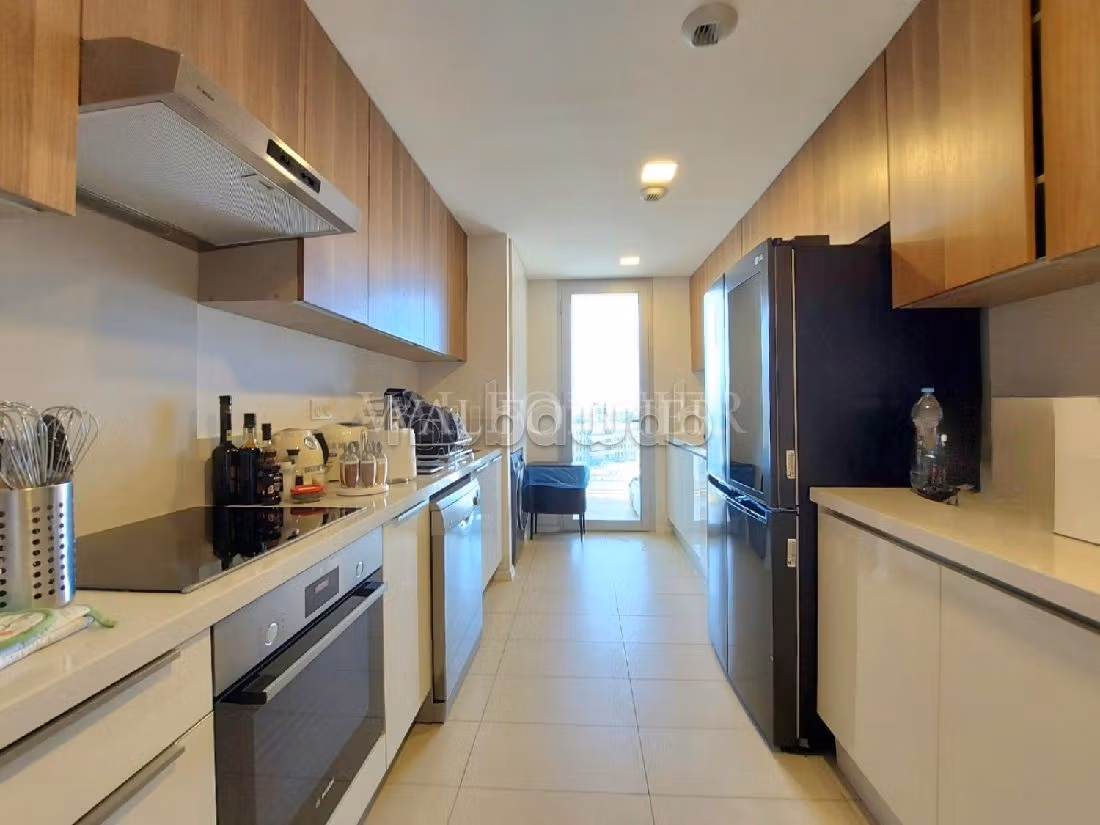 Apartment to purchase. 3 lovely rooms. Parking spaces and terrace. 