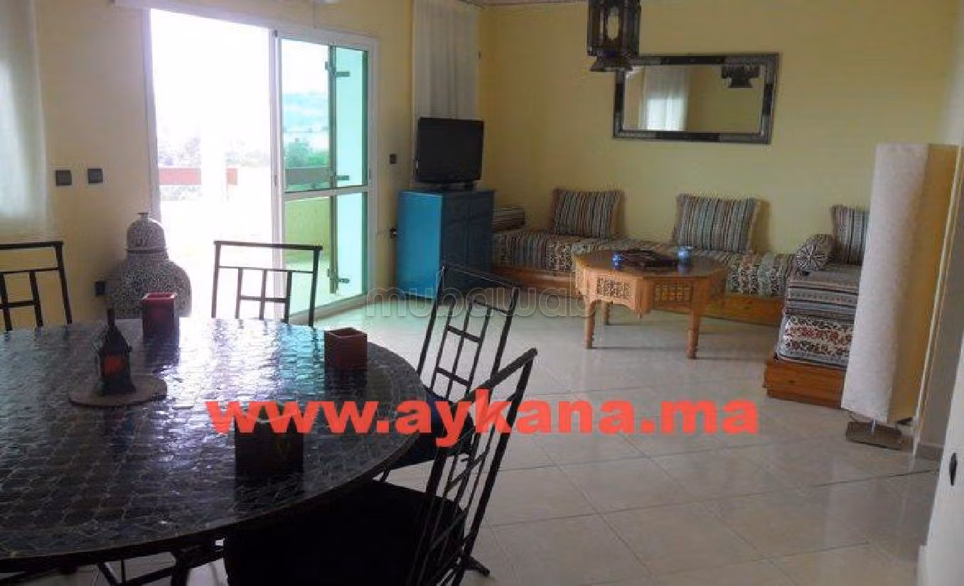 Alquiler de casa. 6 hermosas habitaciones. Jardín privado, trastero. 