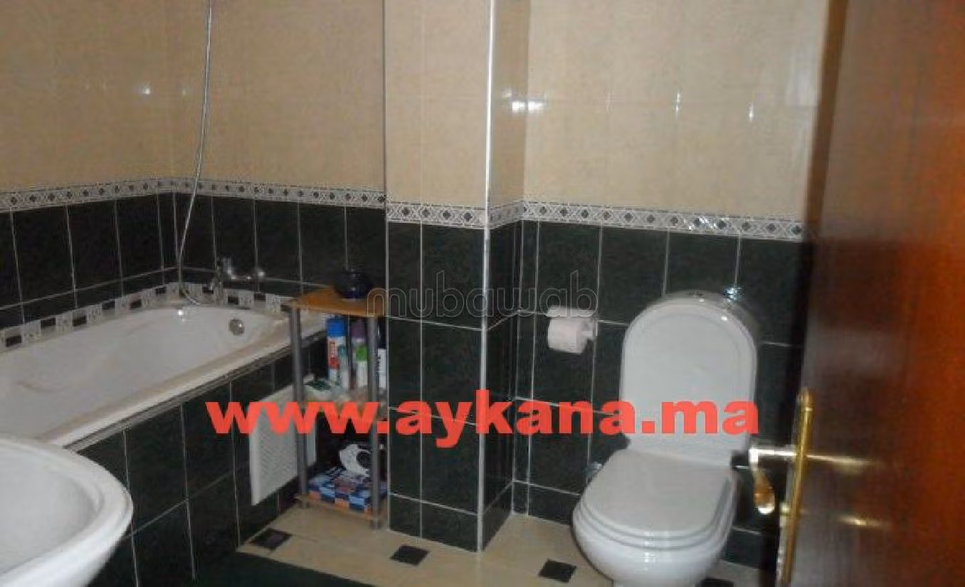 Alquiler de casa. 6 hermosas habitaciones. Jardín privado, trastero. 