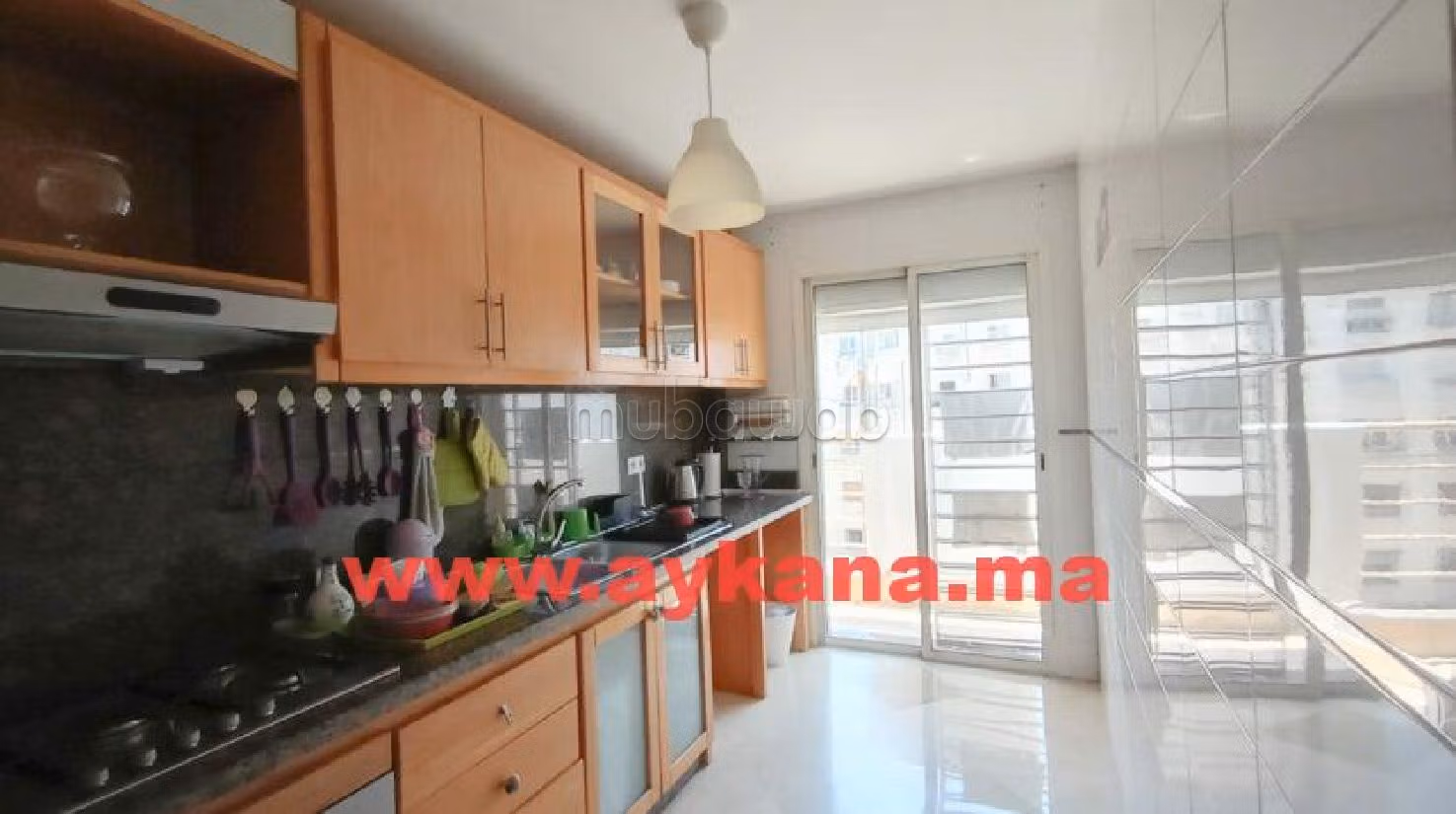 شقة رائعة للبيع بحسّان - وسط المدينة. المساحة الكلية 112 م². مع المرآب والمصعد. 