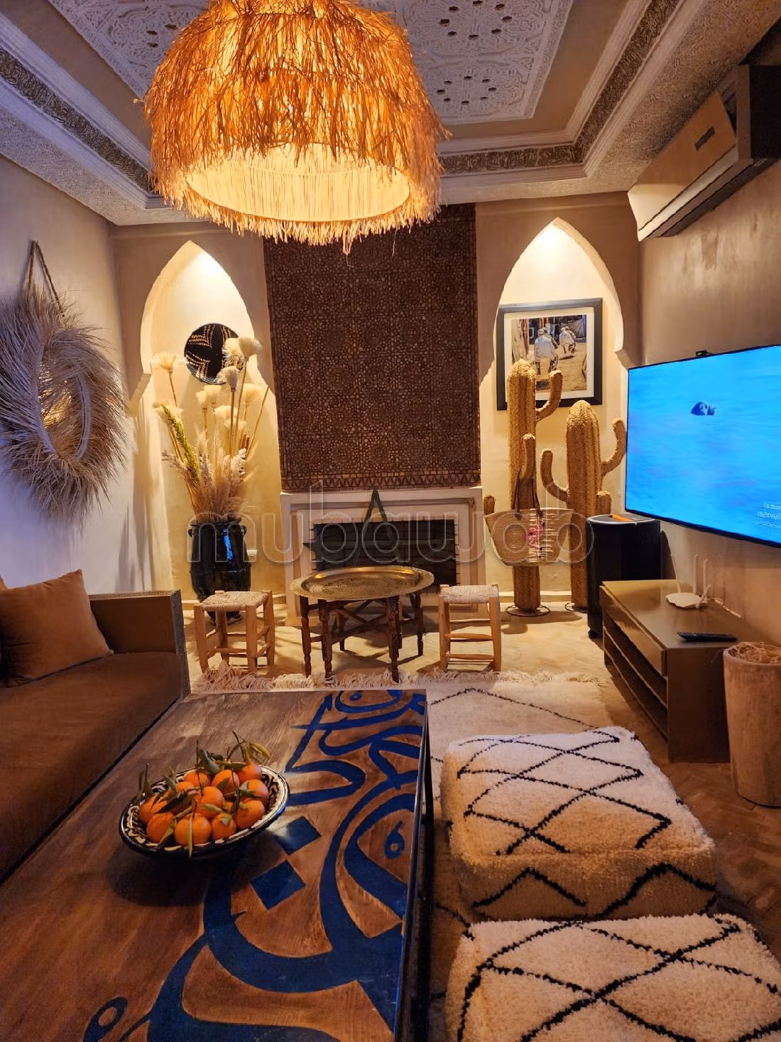 Sontuoso riad in affitto a Kbour Chou. Superficie di 220 m². Salotto marocchino, sistema di sicurezza.
