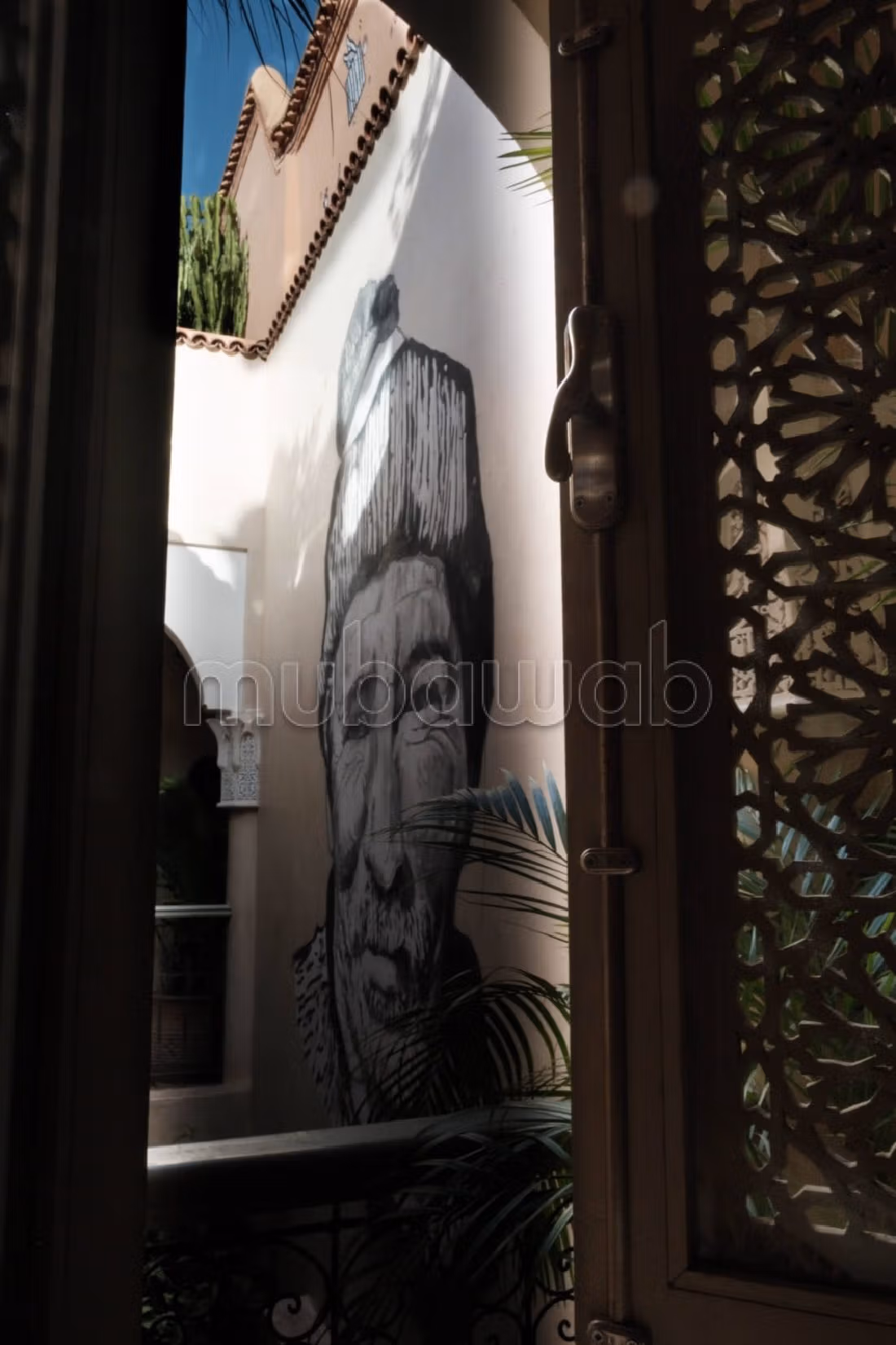 Sontuoso riad in affitto a Kbour Chou. Superficie di 220 m². Salotto marocchino, sistema di sicurezza.